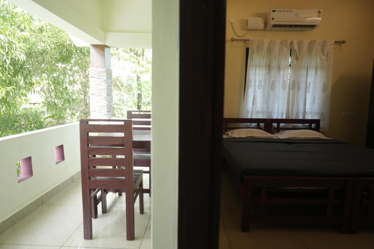 Cliff & Coral Hostel Varkala Buitenkant foto
