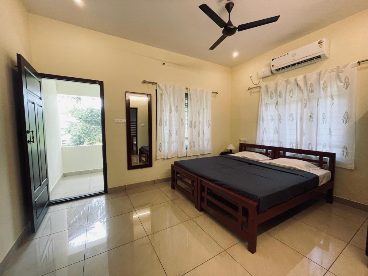 Cliff & Coral Hostel Varkala Buitenkant foto