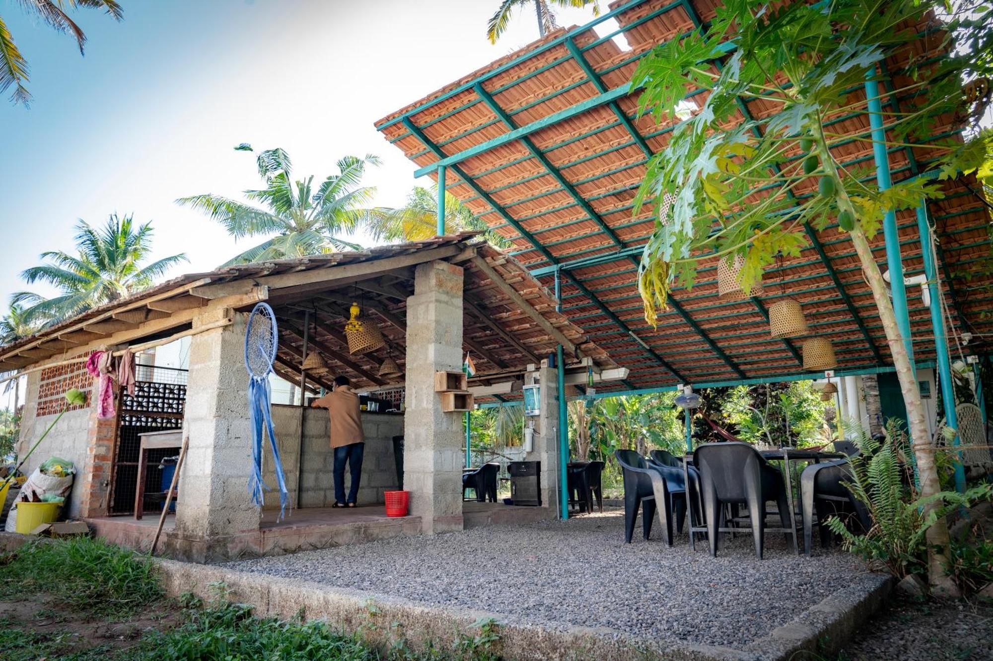 Cliff & Coral Hostel Varkala Buitenkant foto