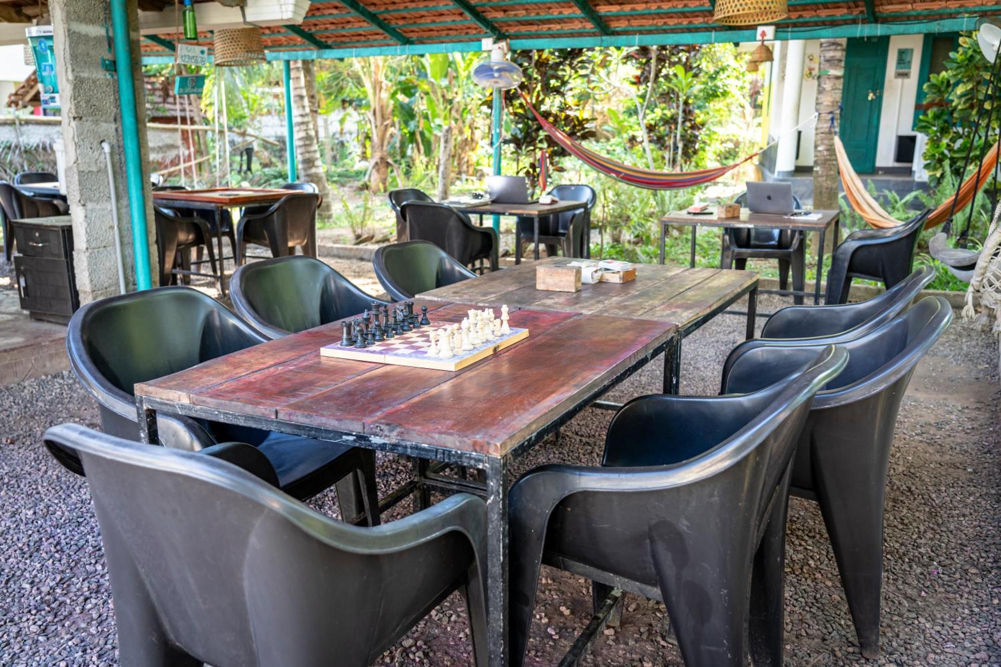 Cliff & Coral Hostel Varkala Buitenkant foto