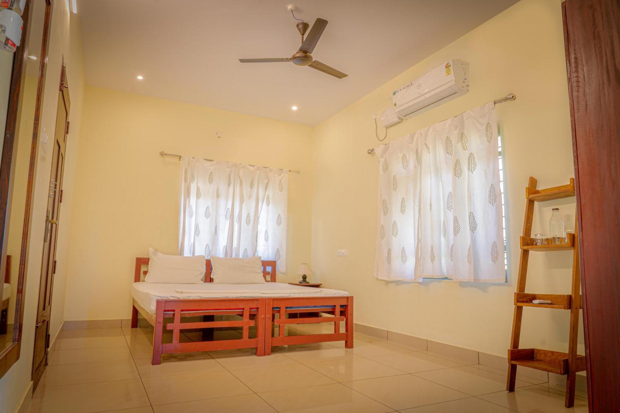 Cliff & Coral Hostel Varkala Buitenkant foto